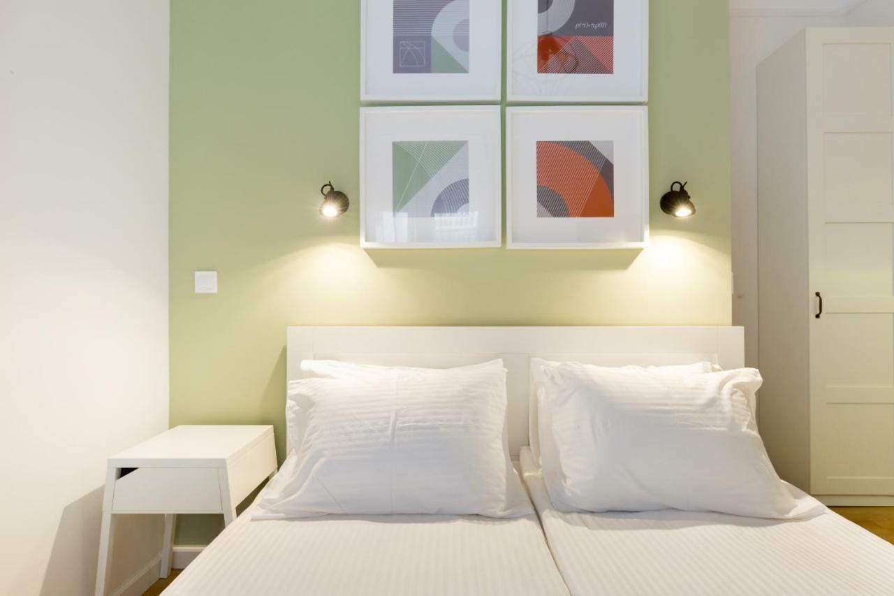 Dinostratus House Apartment