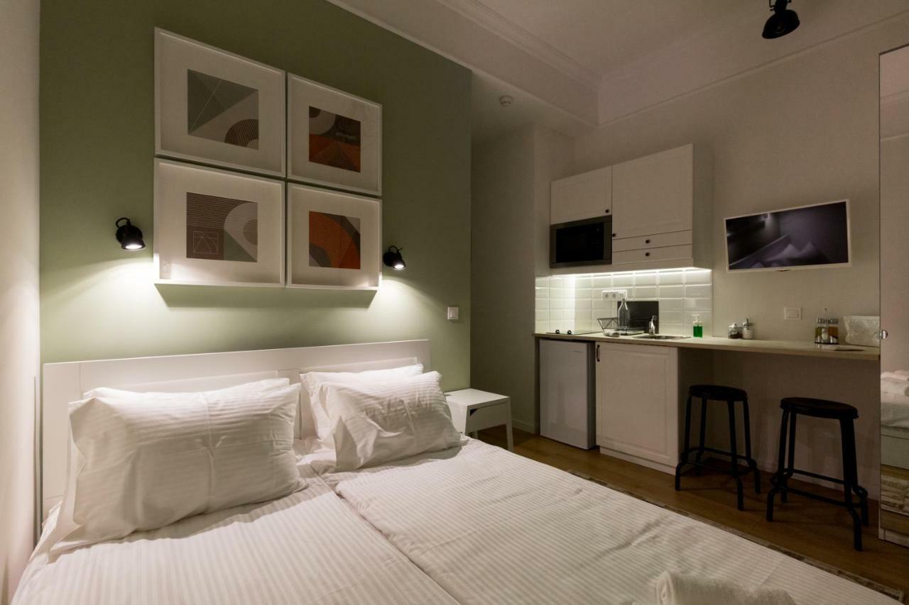 Dinostratus House Apartment *